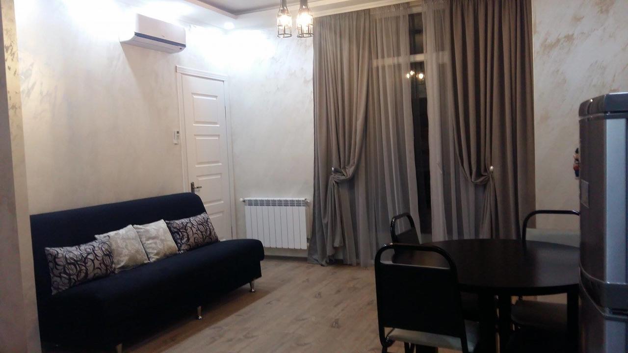 Real Palace 18 Pirosmani Apartment Батуми Екстериор снимка