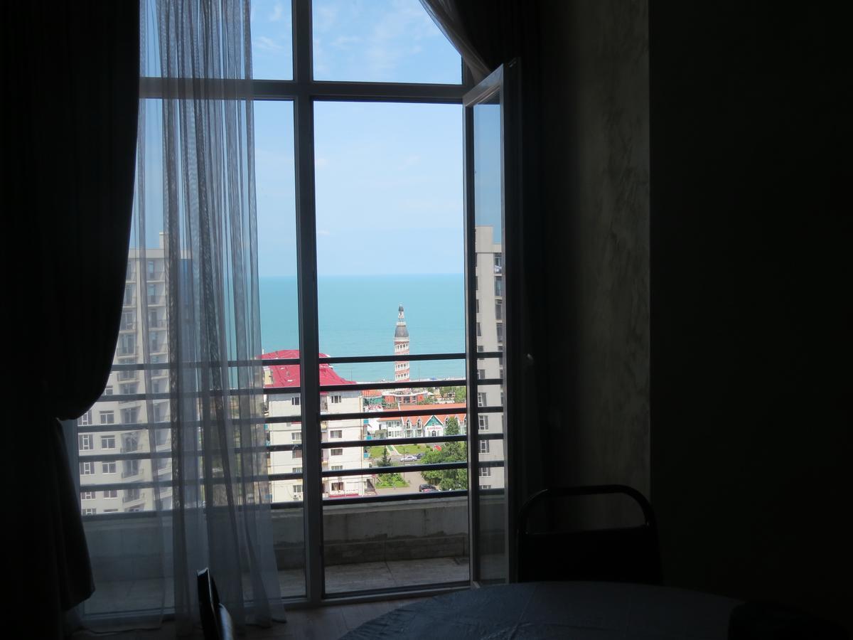 Real Palace 18 Pirosmani Apartment Батуми Екстериор снимка