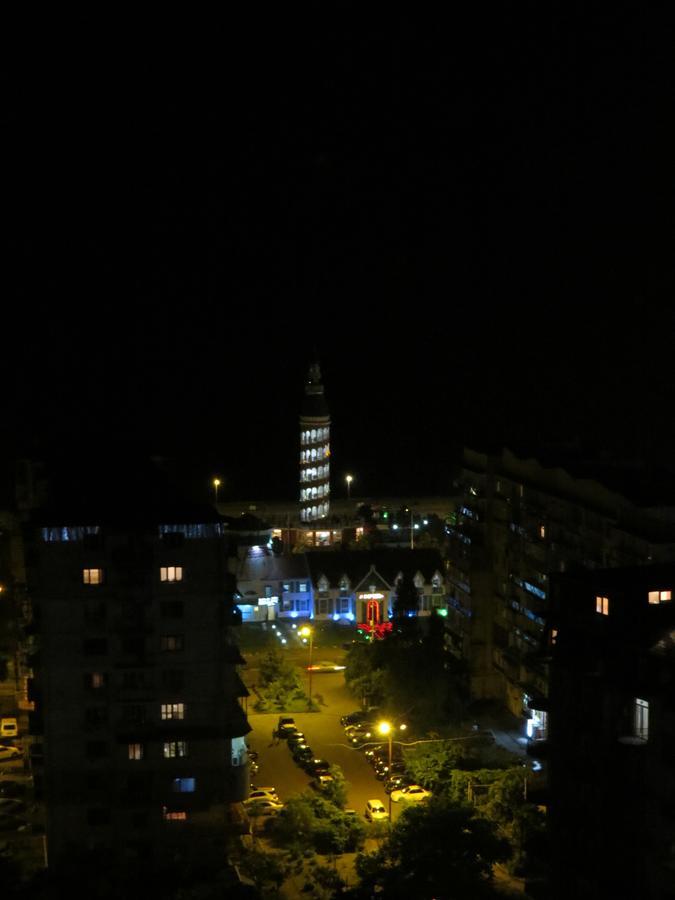 Real Palace 18 Pirosmani Apartment Батуми Екстериор снимка