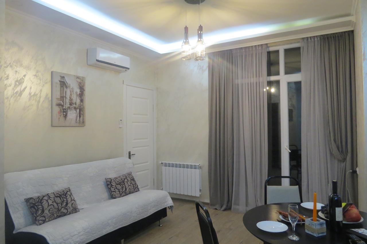 Real Palace 18 Pirosmani Apartment Батуми Екстериор снимка