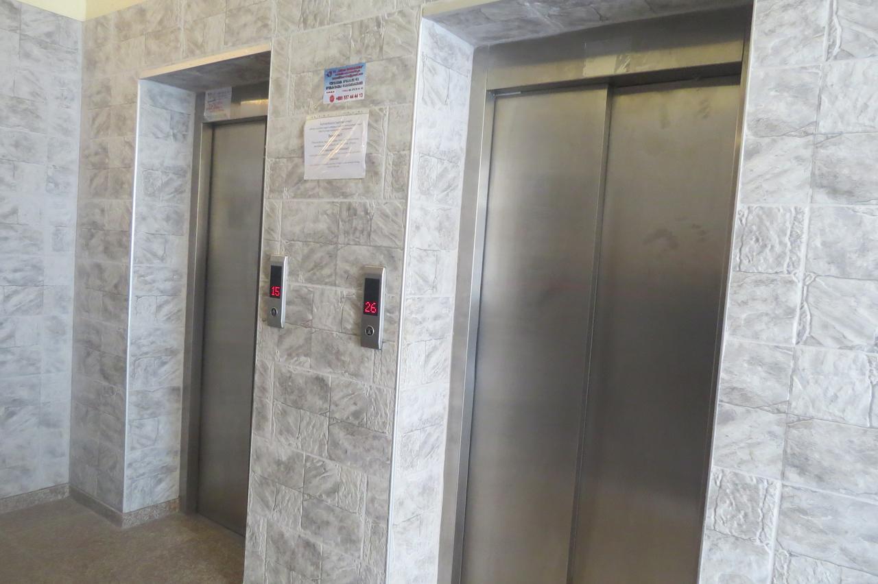 Real Palace 18 Pirosmani Apartment Батуми Екстериор снимка